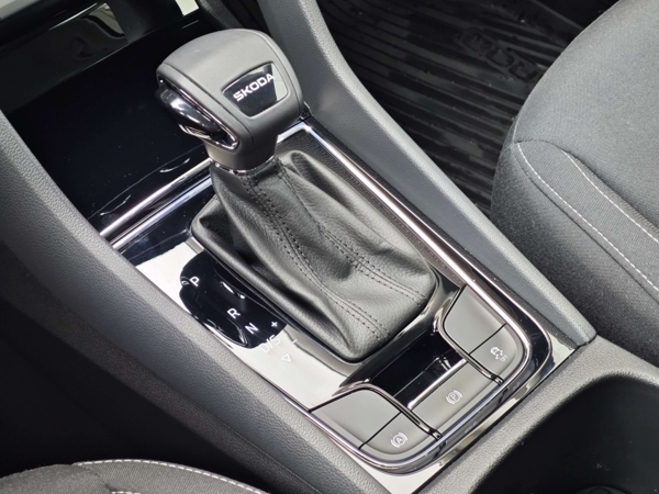 Škoda Karoq Selection DSG 1,5 TSI 110kW 19