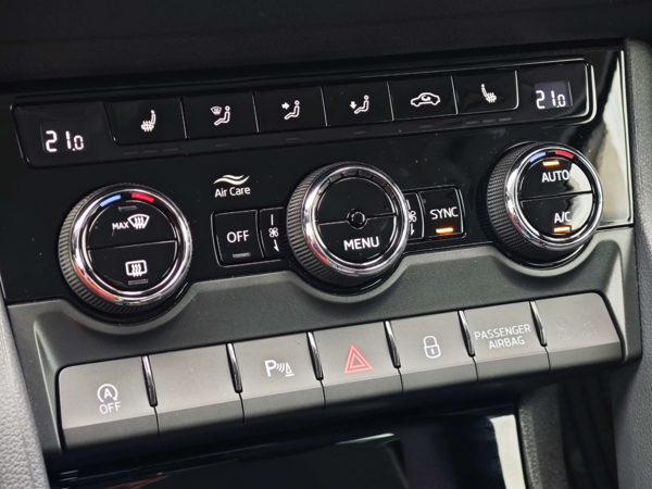 Škoda Karoq Selection DSG 1,5 TSI 110kW 18