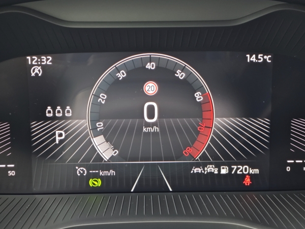 Škoda Karoq Selection DSG 1,5 TSI 110kW 13