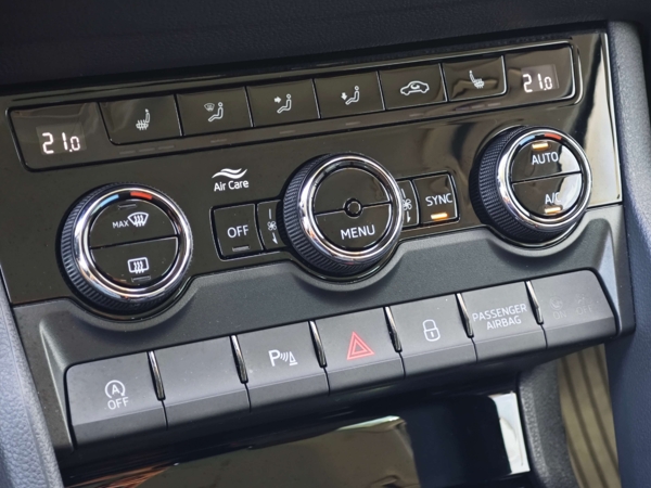 Škoda Karoq Selection DSG 1,5 TSI 110kW 18