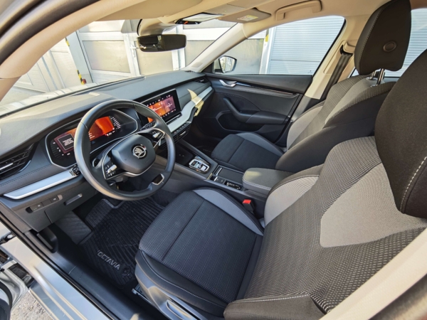 Škoda Octavia Combi Selection DSG 2,0 TDI 110kW 10