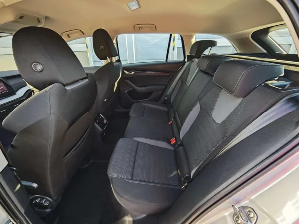 Škoda Octavia Combi Selection DSG 2,0 TDI 110kW 10