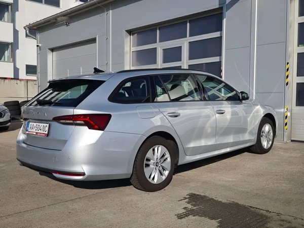Škoda Octavia Combi Selection DSG 2,0 TDI 110kW 4
