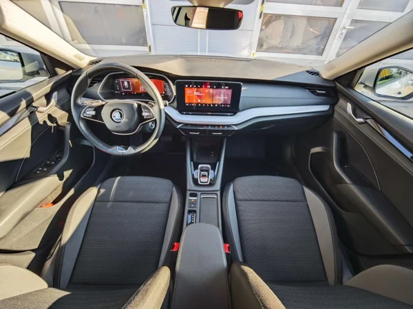 Škoda Octavia Combi Selection DSG 2,0 TDI 110kW 11