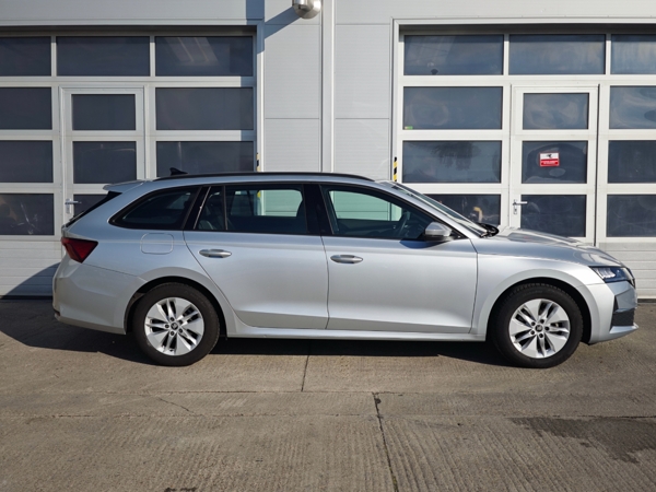 Škoda Octavia Combi Selection DSG 2,0 TDI 110kW 9