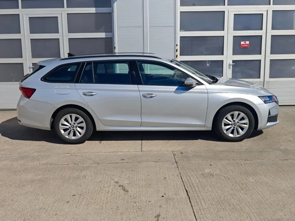 Škoda Octavia Combi Selection DSG 2,0 TDI 110kW 9