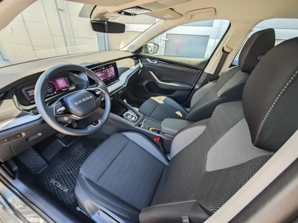 Škoda Octavia Combi Selection DSG 2,0 TDI 110kW 10