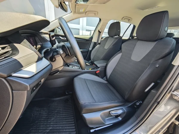 Škoda Octavia Combi Selection DSG 2,0 TDI 110kW 11