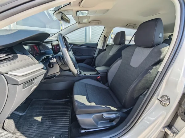 Škoda Octavia Combi Selection DSG 2,0 TDI 110kW 11
