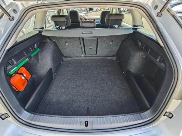 Škoda Octavia Combi Selection DSG 2,0 TDI 110kW 29