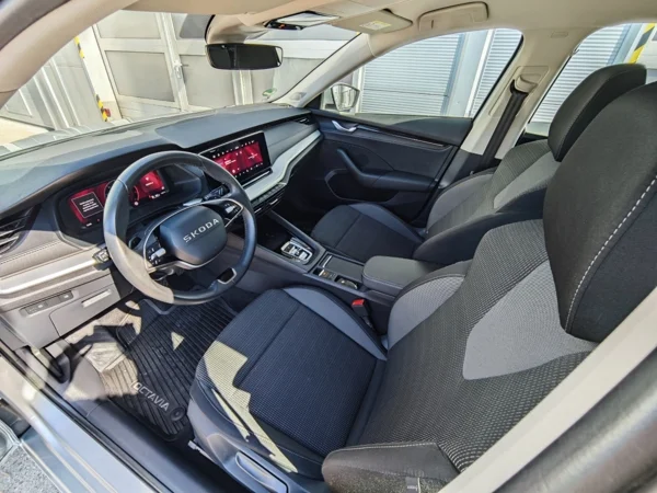 Škoda Octavia Combi Selection DSG 2,0 TDI 110kW 10