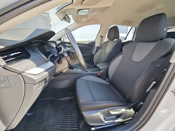 Škoda Octavia Combi Selection DSG 2,0 TDI 110kW 11