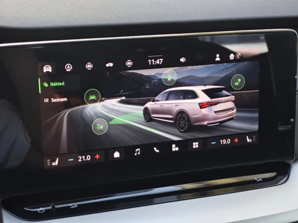 Škoda Octavia Combi Selection DSG 2,0 TDI 110kW 17