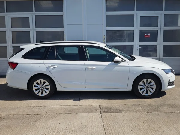 Škoda Octavia Combi Selection DSG 2,0 TDI 110kW 9