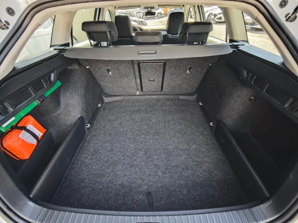 Škoda Octavia Combi Selection DSG 2,0 TDI 110kW 32