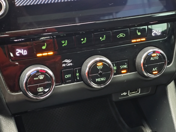 Škoda Octavia Combi Style Plus + Safety Pack 4x4 DSG 2,0 TDI 135kW 17