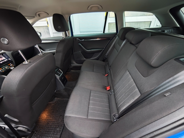 Škoda Octavia Combi Style Plus + Safety Pack 4x4 DSG 2,0 TDI 135kW 11