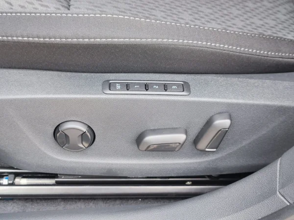 Škoda Octavia Combi Style Plus 4x4 DSG 2,0 TDI 147kW 26