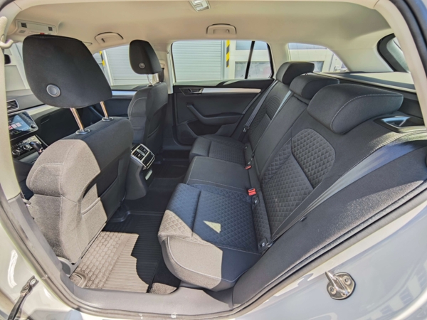 Škoda Superb Combi Ambition Plus DSG 2,0 TDI 110kW 11