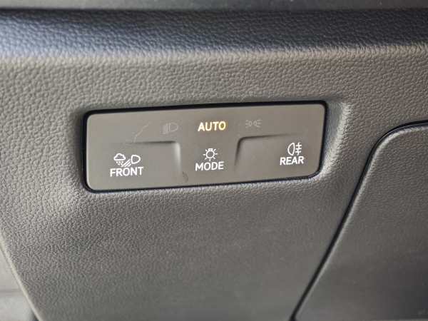 Škoda Superb Combi Selection DSG 2,0 TDI 110kW 23