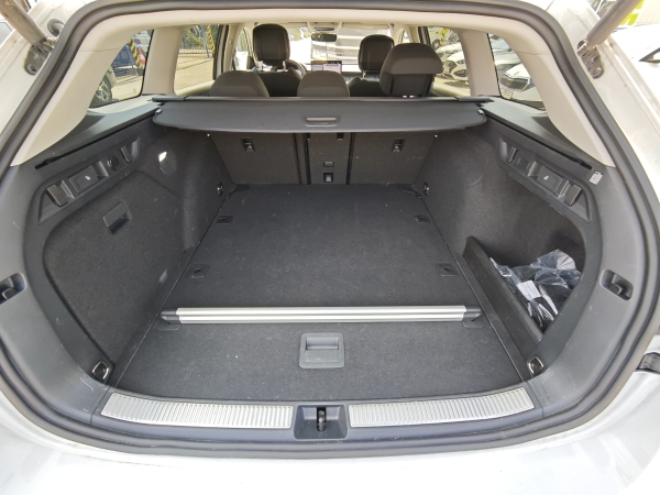 Škoda Superb Combi Selection DSG 2,0 TDI 110kW 27