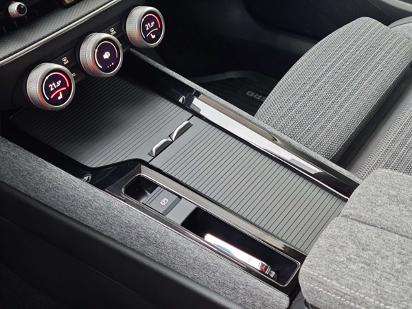 Škoda Superb Combi Top Selection 4x4 DSG 2,0 TDI 142kW 29