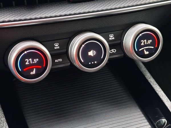 Škoda Superb Combi Top Selection 4x4 DSG 2,0 TDI 142kW 27