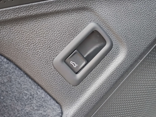 Škoda Superb Combi Top Selection 4x4 DSG 2,0 TDI 142kW 38