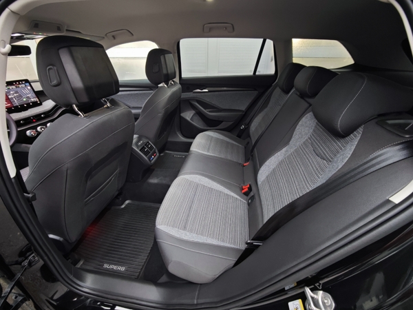 Škoda Superb Combi Top Selection 4x4 DSG 2,0 TDI 142kW 10