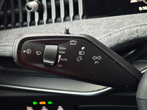 Škoda Superb Combi Top Selection 4x4 DSG 2,0 TDI 142kW 26