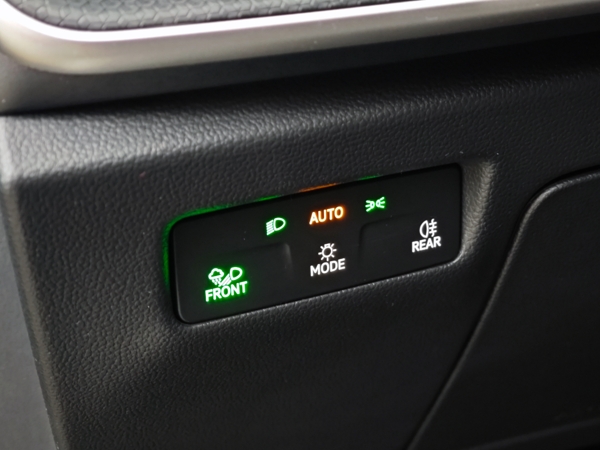 Škoda Superb Combi Top Selection 4x4 DSG 2,0 TDI 142kW 31