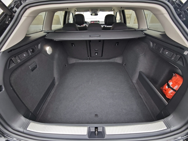 Škoda Superb Combi Top Selection 4x4 DSG 2,0 TDI 142kW 37