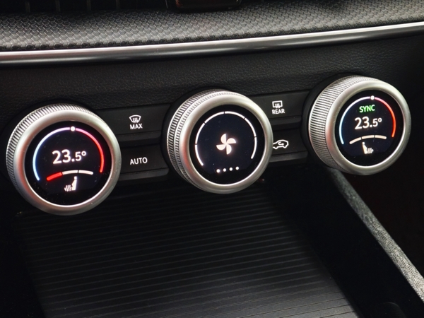 Škoda Superb Combi Top Selection 4x4 DSG 2,0 TDI 142kW 23