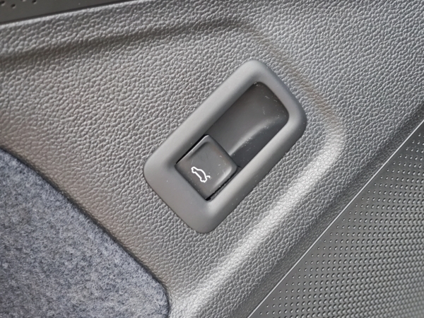 Škoda Superb Combi Top Selection 4x4 DSG 2,0 TDI 142kW 38