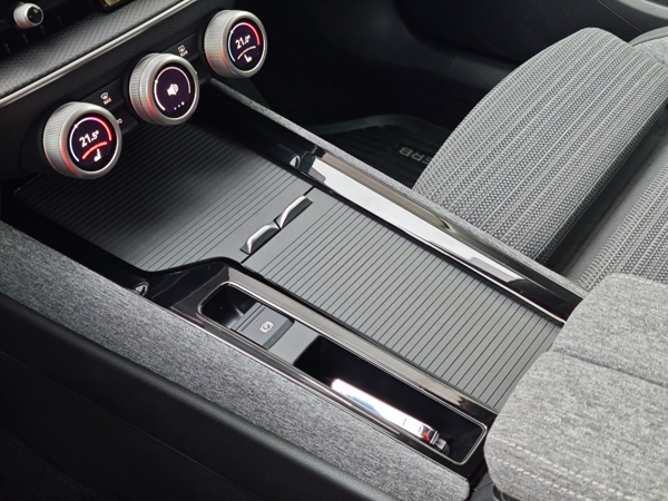 Škoda Superb Combi Top Selection 4x4 DSG 2,0 TDI 142kW 29