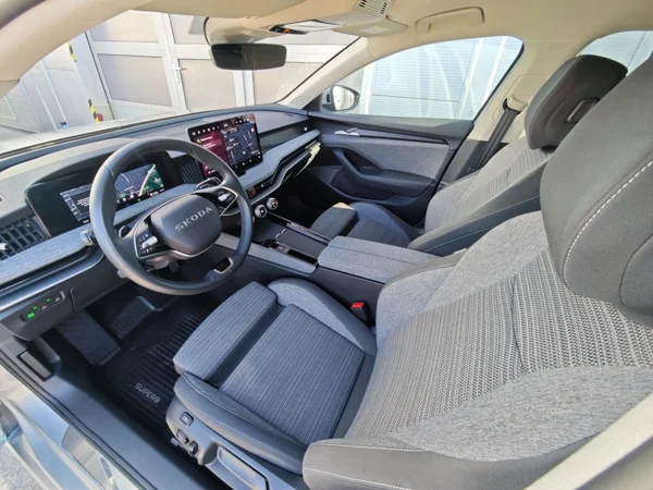 Škoda Superb Combi Top Selection DSG 2,0 TDI 110kW 10