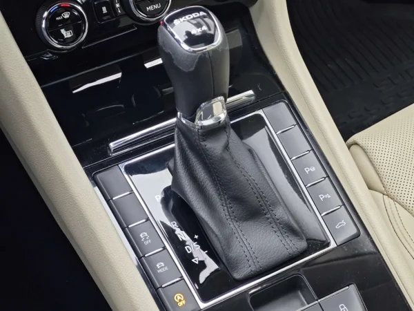 Škoda Superb Laurin & Klement 4x4 DSG 2,0 TSI 206kW 28