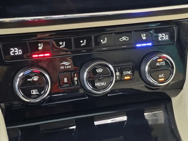 Škoda Superb Laurin & Klement 4x4 DSG 2,0 TSI 206kW 26