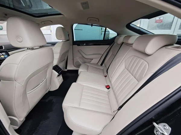 Škoda Superb Laurin & Klement 4x4 DSG 2,0 TSI 206kW 11