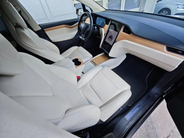 Tesla Model X 100D 4x4 386kW 12