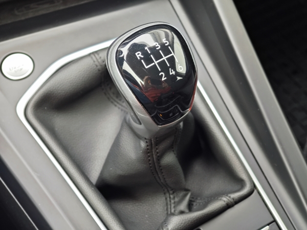 Volkswagen Golf Life TSI 81kW 21