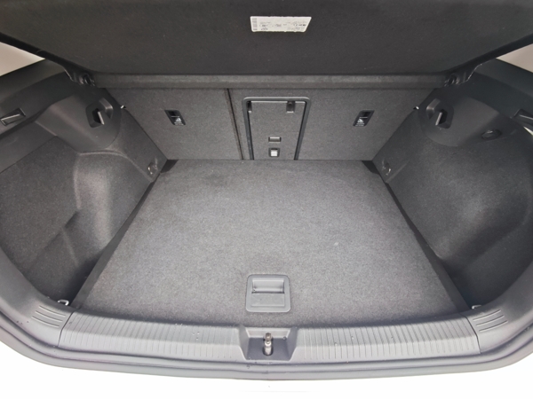 Volkswagen Golf Life TSI 81kW 27