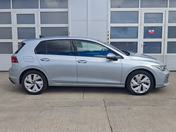 Volkswagen Golf Limited 1,5 eTSI 110kW 9