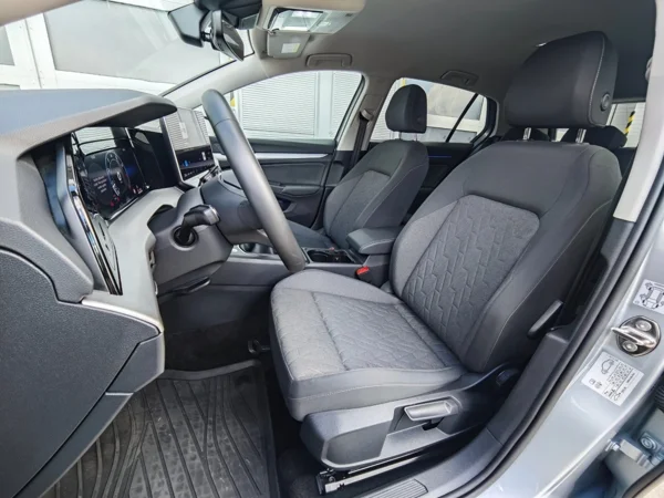 Volkswagen Golf Limited 1,5 eTSI 110kW 11