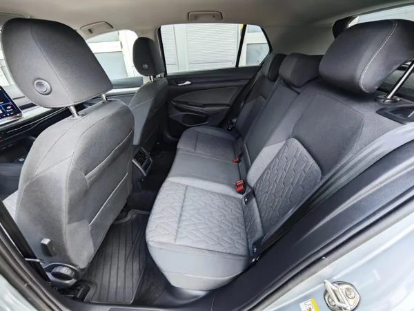 Volkswagen Golf Limited 1,5 eTSI 110kW 12