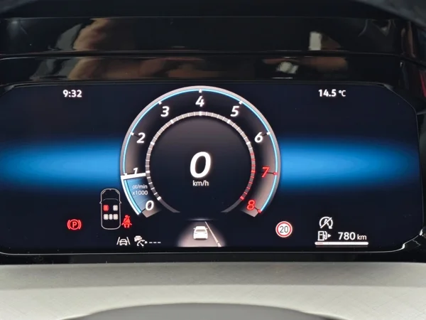 Volkswagen Golf Limited 1,5 eTSI 110kW 14