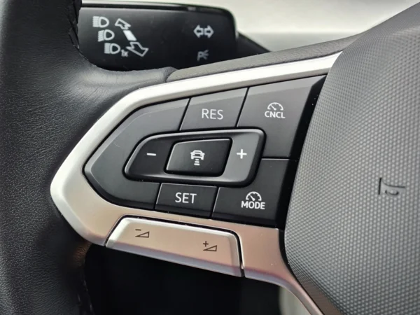 Volkswagen Golf Limited 1,5 eTSI 110kW 27