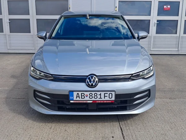 Volkswagen Golf Limited 1,5 eTSI 110kW 4
