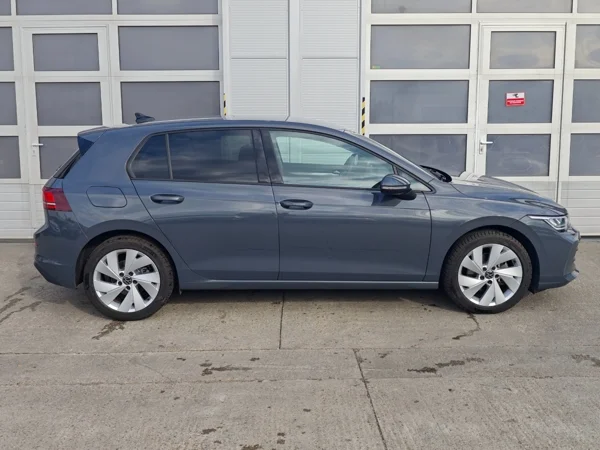 Volkswagen Golf Limited 1,5 eTSI 110kW 9