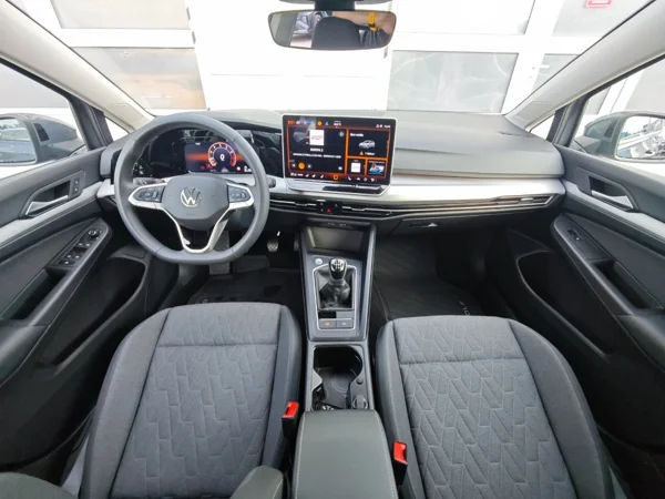 Volkswagen Golf Limited 1,5 eTSI 110kW 13